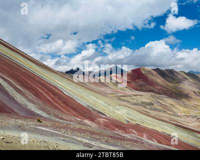 Rainbow Mountain Cusco, Perù. Eine einzigartige farbenfrohe natürliche Schönheit Stockfoto