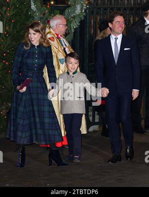 London, Großbritannien. Dezember 2023. Prinzessin Beatrice, Edoardo Mapelli mozzi und Christopher Woolf Mapelli mozzi, die an der Zusammenkunft im Christmas Carol Service, Westminster Abbey, London, teilnehmen. Quelle: Doug Peters/EMPICS/Alamy Live News Stockfoto