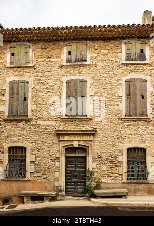 Altes Postamt in Goult, Frankreich Stockfoto