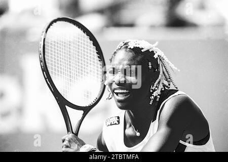 Serena Williams (USA) spielt bei den US Open Tennis 1998 in den Women's Singles. Stockfoto