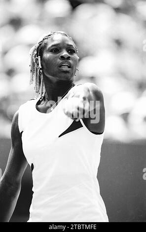 Serena Williams (USA) spielt bei den US Open Tennis 1998 in den Women's Singles. Stockfoto