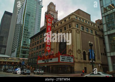 CHICAGO, ILLINOIS, USA - April 1,2023: Das Chicago Theater in der State Street in Chicago, Illinois. 1921 erbaut, Chicago Theater Stockfoto