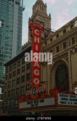 CHICAGO, ILLINOIS, USA - April 1,2023: Das Chicago Theater in der State Street in Chicago, Illinois. 1921 erbaut, Chicago Theater Stockfoto