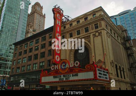 CHICAGO, ILLINOIS, USA - April 1,2023: Das Chicago Theater in der State Street in Chicago, Illinois. 1921 erbaut, Chicago Theater Stockfoto