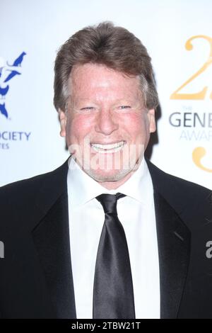 Ryan O'Neal ist gestorben. LOS ANGELES, KALIFORNIEN - 19. MÄRZ: Ryan O'Neal bei den 25th Anniversary Genesis Awards im Hyatt Regency Century Plaza Hotel in Los Angeles, Kalifornien. März 2011. © MPI20/MediaPunch Inc Stockfoto