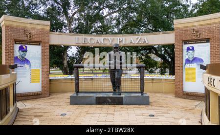 Baton Rouge, LA - 1. Dezember 2023: Legacy Plaza im Alex Box Stadium, Heimstadion des LSU Baseballs. Stockfoto