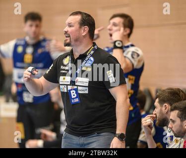 Eisenach, Deutschland. Dezember 2023. Misha Kaufmann (Trainer, THSV Eisenach) GER, ThSV Eisenach vs SC DHfK Leipzig, Handball, Bundesliga, 16.Spieltag, Spielzeit 2023/2024, 08.12.2023 Foto: Eibner-Pressefoto/Martin Herbst Credit: dpa/Alamy Live News Stockfoto