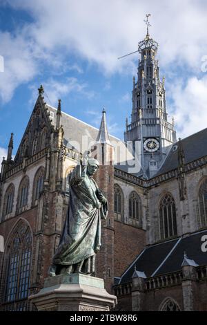 De Grote von St. Bavokerk te Haarlem, die historische Kirche auf dem Hauptplatz Stockfoto