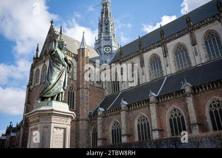 De Grote von St. Bavokerk te Haarlem, die historische Kirche auf dem Hauptplatz Stockfoto