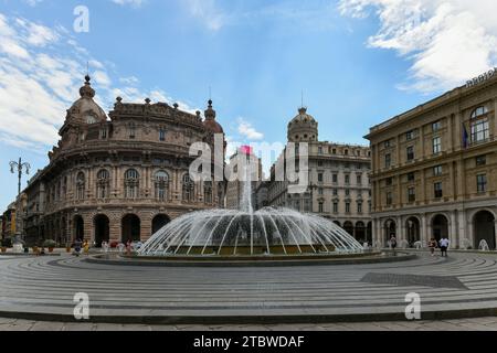 Genua, Italien - 29. Juli 2022: Piazza de Ferrari in Genua, Italien. Stockfoto