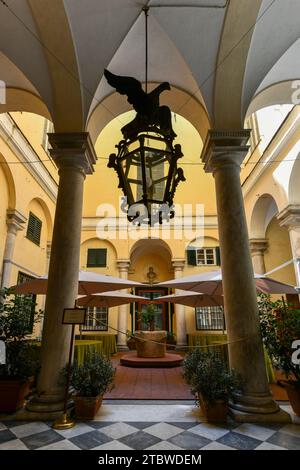 Palazzo Doria oder Palazzo Andrea e Gio. Batta Spinola ist ein Palast in der Via Garibaldi, im historischen Zentrum von Genua Stockfoto