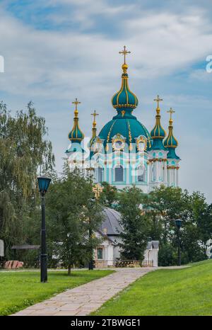 Ein Bild von St.. Andrew's Church, wie in einem nahegelegenen Park zu sehen Stockfoto
