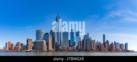 Ein Panoramabild von Lower Manhattan vom Hudson River aus gesehen Stockfoto