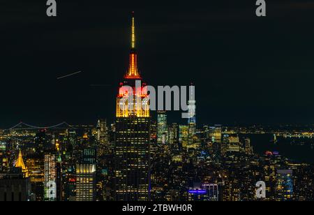 Ein Bild von New York, von der Spitze des Felsens bei Nacht aus gesehen Stockfoto