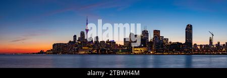 Ein Panoramabild des Sonnenuntergangs über Toronto Stockfoto