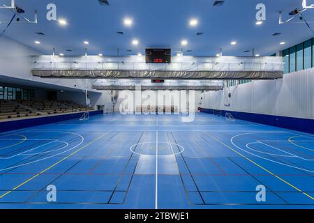 Bangkok, Thailand - 11. März 2018: Innenraum eines Mehrzweckschulgymnasiums an der Brighton International School in Bangkok, Thailand. Stockfoto