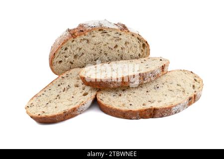 Brotscheiben isoliert auf weißem Hintergrund. Brotscheiben in einer niedrigen Ansicht. Vorderansicht Stockfoto