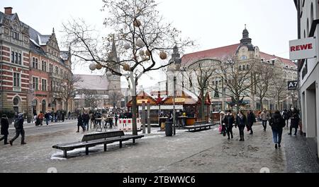 Erfurt, Deutschland. Dezember 2023. Die Wut in Erfurt, wo der stadtrat eine Videoüberwachung erwägt. Nach Angaben des thüringischen Landesbeauftragten für Datenschutz planen oder betreiben immer mehr Kommunen Videoüberwachung im öffentlichen Raum. Quelle: Martin Schutt/dpa/Alamy Live News Stockfoto