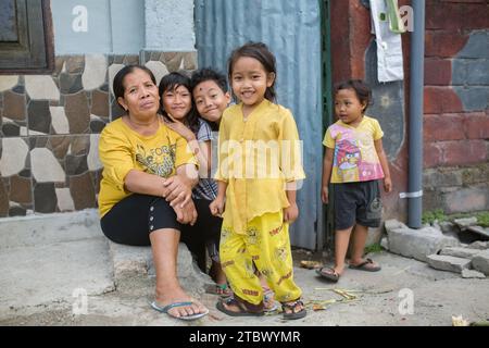 Mataram, Lombok, Indonesien - 21. August 2017: Menschen auf den Straßen von Mataram, Lombok Island, Indonesien. Stockfoto