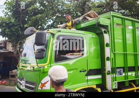 Mataram, Lombok, Indonesien - 21. August 2017: Menschen auf den Straßen von Mataram, Lombok Island, Indonesien. Stockfoto