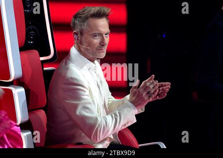 Ronan Keating im Finale der 13. Staffel der Castingshow „The Voice of Germany“ 2023 im Studio H Berlin Adlershof. Berlin, 08.12.2023 Stockfoto