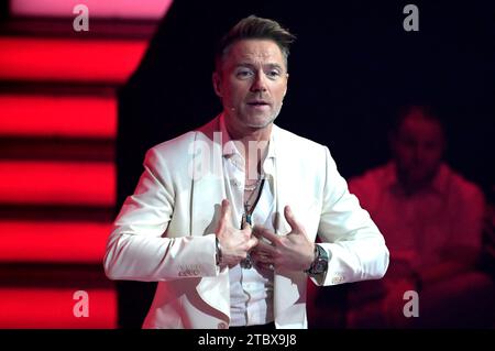 Ronan Keating im Finale der 13. Staffel der Castingshow „The Voice of Germany“ 2023 im Studio H Berlin Adlershof. Berlin, 08.12.2023 Stockfoto