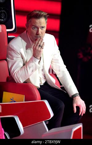 Ronan Keating im Finale der 13. Staffel der Castingshow „The Voice of Germany“ 2023 im Studio H Berlin Adlershof. Berlin, 08.12.2023 Stockfoto