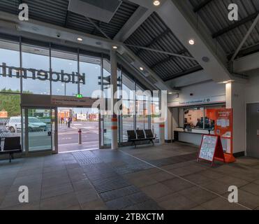 Kidderminster Bahnhof Ticketschalter und Halle, es verkehrten keine Züge aufgrund eines Streiks der ASLEF-Zugführer Stockfoto