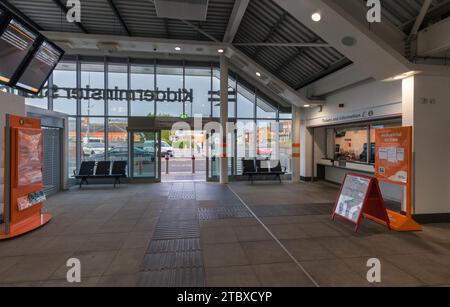 Kidderminster Bahnhof Ticketschalter und Halle, es verkehrten keine Züge aufgrund eines Streiks der ASLEF-Zugführer Stockfoto