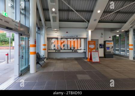 Kidderminster Bahnhof Ticketschalter und Halle, es verkehrten keine Züge aufgrund eines Streiks der ASLEF-Zugführer Stockfoto