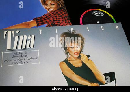 Viersen, Deutschland - 9. Mai. 2023: Closeup von Tina Turner Private Dancer Vinyl-Album Stockfoto