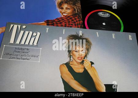 Viersen, Deutschland - 9. Mai. 2023: Closeup von Tina Turner Private Dancer Vinyl-Album Stockfoto