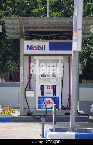 Das Gebäude der Benzin-Indo-Mobile-Tankstelle Stockfoto