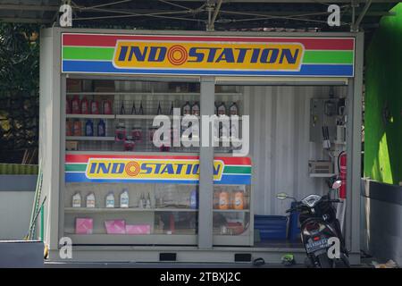 Das Gebäude der Benzin-Indo-Mobile-Tankstelle Stockfoto