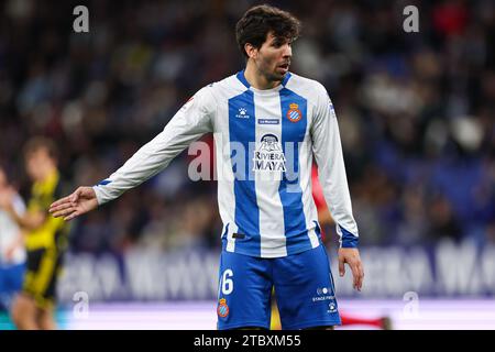 Barcelona, Spanien. Dezember 2023. Leandro Cabrera von RCD Espanyol während des spanischen Liga Hypermotion Spiels zwischen RCD Espanyol und Real Zaragoza im Stage Front Stadium in Barcelona am 08. Dezember 2023. Quelle: DAX Images/Alamy Live News Stockfoto