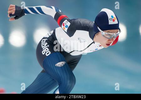 Tomaszow Mazowiecki, Polen. Dezember 2023. TOMASZOW MAZOWIECKI, POLEN - 9. DEZEMBER: Hyunsun Hwang trat am 9. Dezember 2023 in Tomaszow Mazowiecki, Polen, bei der ISU Speed Skating World Cup in der Arena Lodowa auf 1500 m an. (Foto von Andre Weening/Orange Pictures) Credit: dpa/Alamy Live News Stockfoto