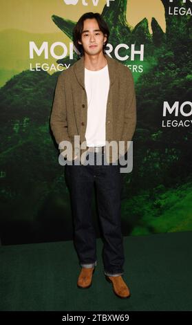 West Hollywood, Kalifornien, USA. Dezember 2023. Ren Watabe nimmt am 8. Dezember 2023 an der neuen Apple TV-Serie „Monarch: Legacy of Monsters“ im London West Hollywood in Beverly Hills Teil. Quelle: Jeffrey Mayer/Jtm Photos/Media Punch/Alamy Live News Stockfoto