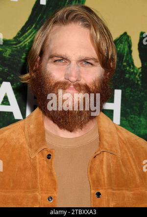 West Hollywood, Kalifornien, USA. Dezember 2023. Wyatt Russell nimmt am 8. Dezember 2023 an der neuen Apple TV-Serie „Monarch: Legacy of Monsters“ im London West Hollywood in Beverly Hills Teil. Quelle: Jeffrey Mayer/Jtm Photos/Media Punch/Alamy Live News Stockfoto