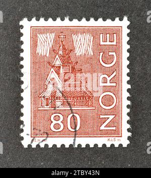 Gestempelte Briefmarke, gedruckt von Norwegen, die Kirche, lokale Motive zeigt, um 1963. Stockfoto