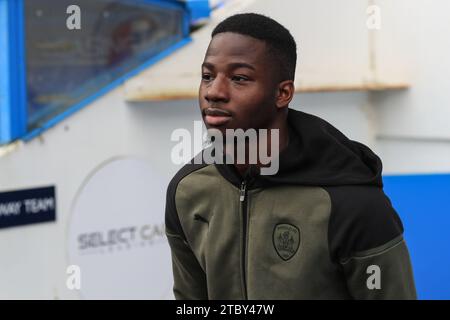 Reading, Großbritannien. Dezember 2023. Paul Cooper #13 von Barnsley kommt während des Spiels Reading der Sky Bet League 1 gegen Barnsley im Select Car Leasing Stadium, Reading, Großbritannien, 9. Dezember 2023 (Foto: Alfie Cosgrove/News Images) in Reading, Großbritannien am 12.9.2023. (Foto: Alfie Cosgrove/News Images/SIPA USA) Credit: SIPA USA/Alamy Live News Stockfoto