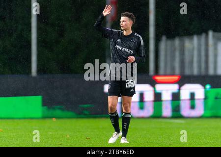 Eindhoven, Niederlande. Dezember 2023. EINDHOVEN, NIEDERLANDE - 9. DEZEMBER: Kay-Lee de Sanders von Ajax reagiert während des Azerion Vrouwen Eredivisie Spiels zwischen PSV und Ajax auf dem PSV Campus de Herdgang am 9. Dezember 2023 in Eindhoven. (Foto von Joris Verwijst/Orange Pictures) Credit: Orange Pics BV/Alamy Live News Stockfoto