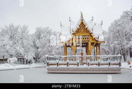 Thai-Sala im Westpark im Winter, München, Deutschland Stockfoto