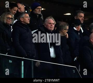 Frankfurt, Deutschland. Dezember 2023. 09.12.2023, Deutsche Bank Park, Frankfurt, DE, 1.FBL, Eintracht Frankfurt vs FC Bayern München, DFL-Vorschriften verbieten jede Verwendung von Fotos als Bildsequenzen und/oder Quasi-Video. Im Bild Präsident Herbert Hainer (München), Uli Hoeness, Geschäftsführer Jan-Christian Dreesen (München) Credit: dpa/Alamy Live News Stockfoto