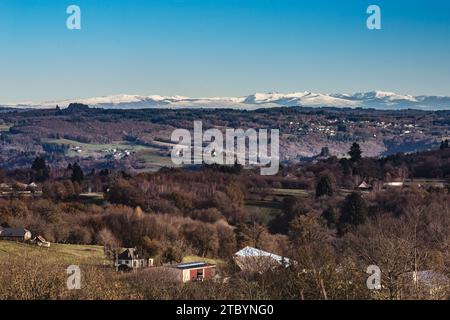 Panorama du Puy des Ferrières sur les monts d'Auvergne Stockfoto