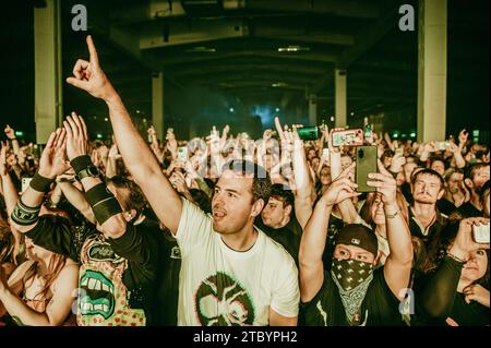 Kopenhagen, Dänemark. Dezember 2023. Konzertbesucher, die bei einem Live-Konzert mit der englischen Electronica-Gruppe The Prodigy auf der Tap1 in Kopenhagen zu sehen waren. (Foto: Gonzales Foto - Nikolaj Bransholm). Stockfoto