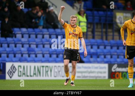 Birkenhead, Großbritannien. Dezember 2023. Will Evans aus Newport County feiert, nachdem er seinem Team das 1. Tor geschossen hat. EFL Skybet Football League Two Match, Tranmere Rovers gegen Newport County, Prenton Park, Birkenhead, Wirral am Samstag, den 9. Dezember 2023. Dieses Bild darf nur für redaktionelle Zwecke verwendet werden. Nur redaktionelle Verwendung, .PIC von Chris Stading/ Credit: Andrew Orchard Sportfotografie/Alamy Live News Stockfoto