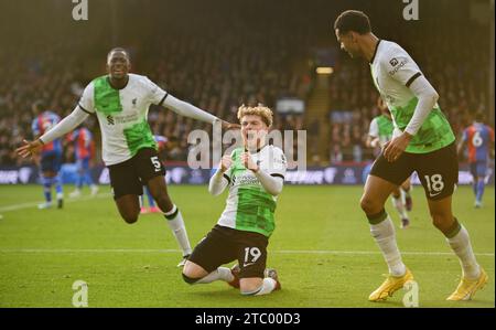 London, Großbritannien. Dezember 2023 - Crystal Palace gegen Liverpool - Premier League - Selhurst Park. Harvey Elliott feiert das Tor für Liverpool. Bildnachweis: Mark Pain / Alamy Live News Stockfoto