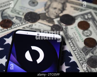 Bayern, Deutschland - 9. Dezember 2023: In dieser Fotoabbildung wird AppDynamics, Inc. Ein Teil des Cisco Logos auf einem Smartphone mit United Stat angezeigt Stockfoto