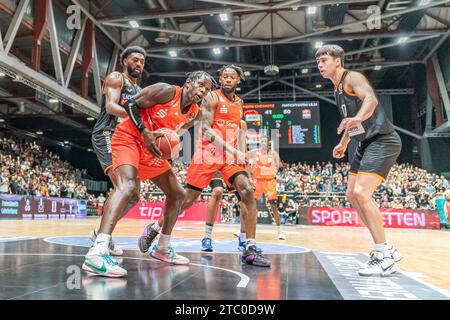 Chemnitz, Deutschland 09. Dezember 2023: BBL Pokal - 1/4 Finale - 2023/2024 - Niners Chemnitz vs. Ratiopharm Ulm im Bild: Ousman Krubally (Chemnitz) Stockfoto