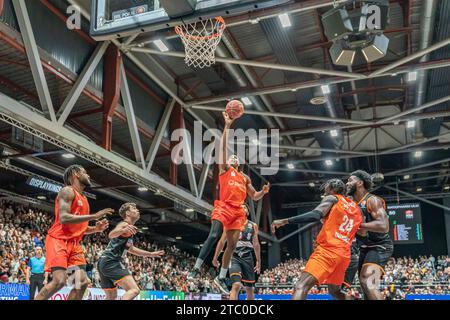 Chemnitz, Deutschland 09. Dezember 2023: BBL Pokal - 1/4 Finale - 2023/2024 - Niners Chemnitz vs. Ratiopharm Ulm im Bild: DeAndre Lansdowne (Chemnitz) Stockfoto